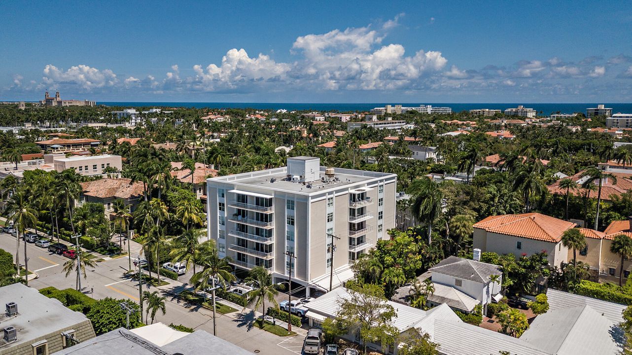 For Sale: $2,895,000 (2 beds, 2 baths, 1225 Square Feet)