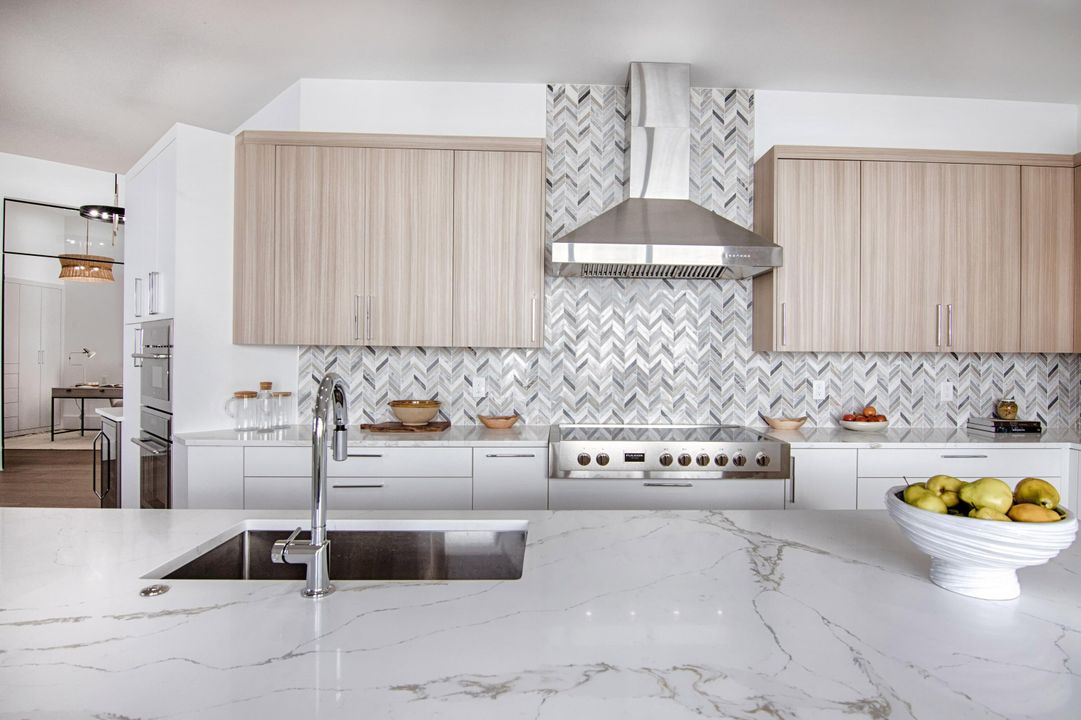 En Venta: $2,850,000 (3 camas, 3 baños, 2411 Pies cuadrados)