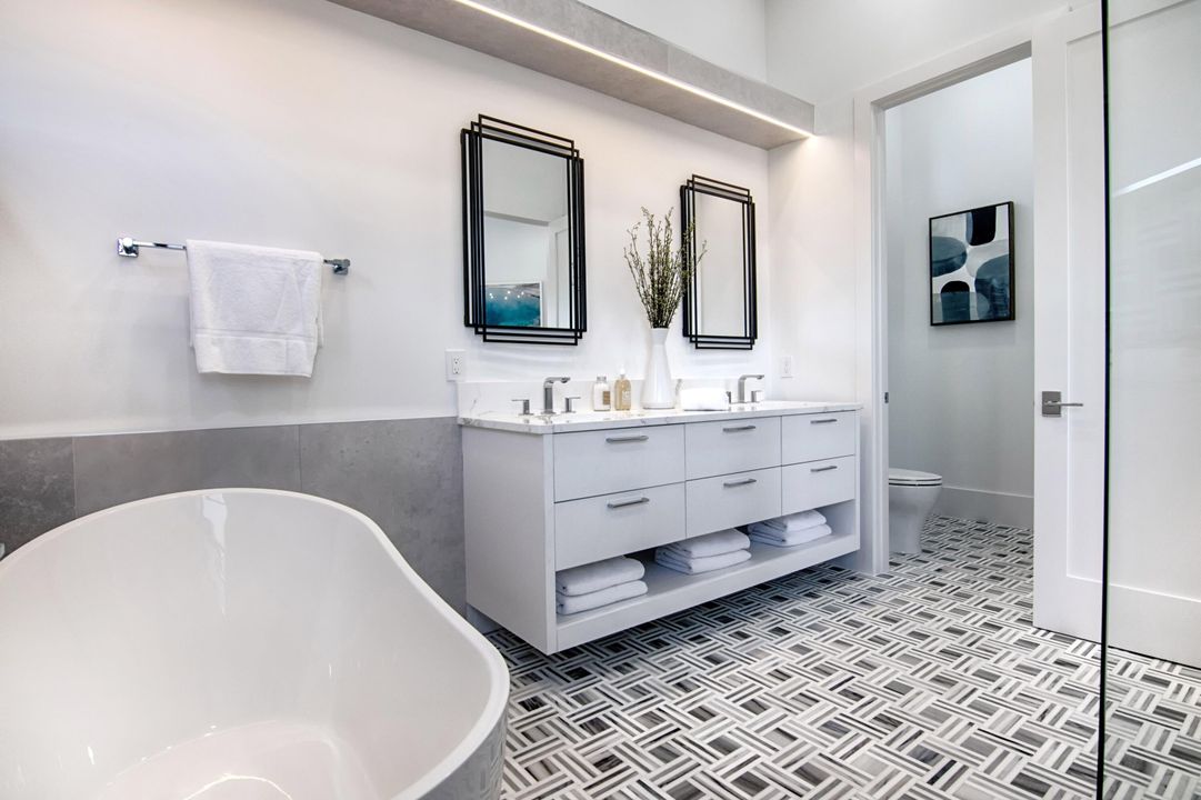 En Venta: $2,850,000 (3 camas, 3 baños, 2411 Pies cuadrados)