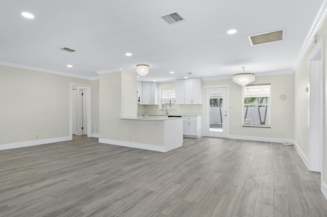 For Sale: $800,000 (3 beds, 2 baths, 1603 Square Feet)