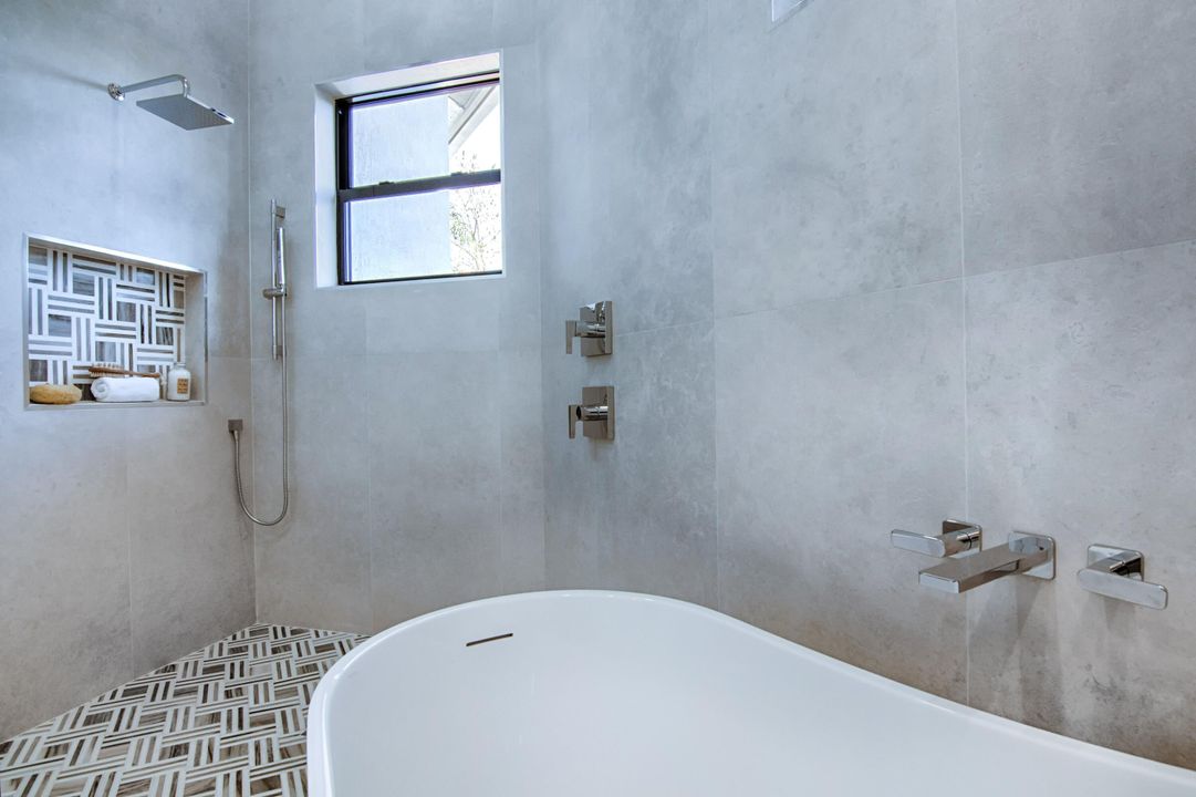 En Venta: $2,850,000 (3 camas, 3 baños, 2411 Pies cuadrados)