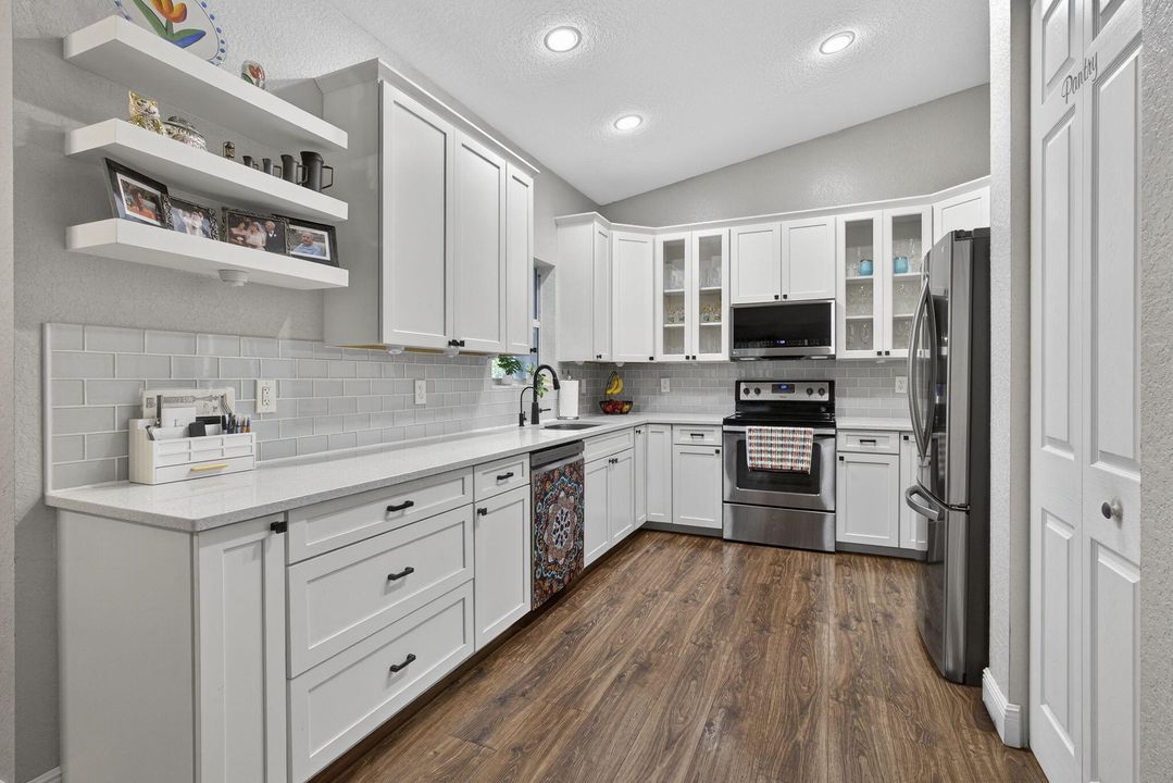 На продажу: $700,000 (3 спален, 2 ванн, 1726 Квадратных фут)