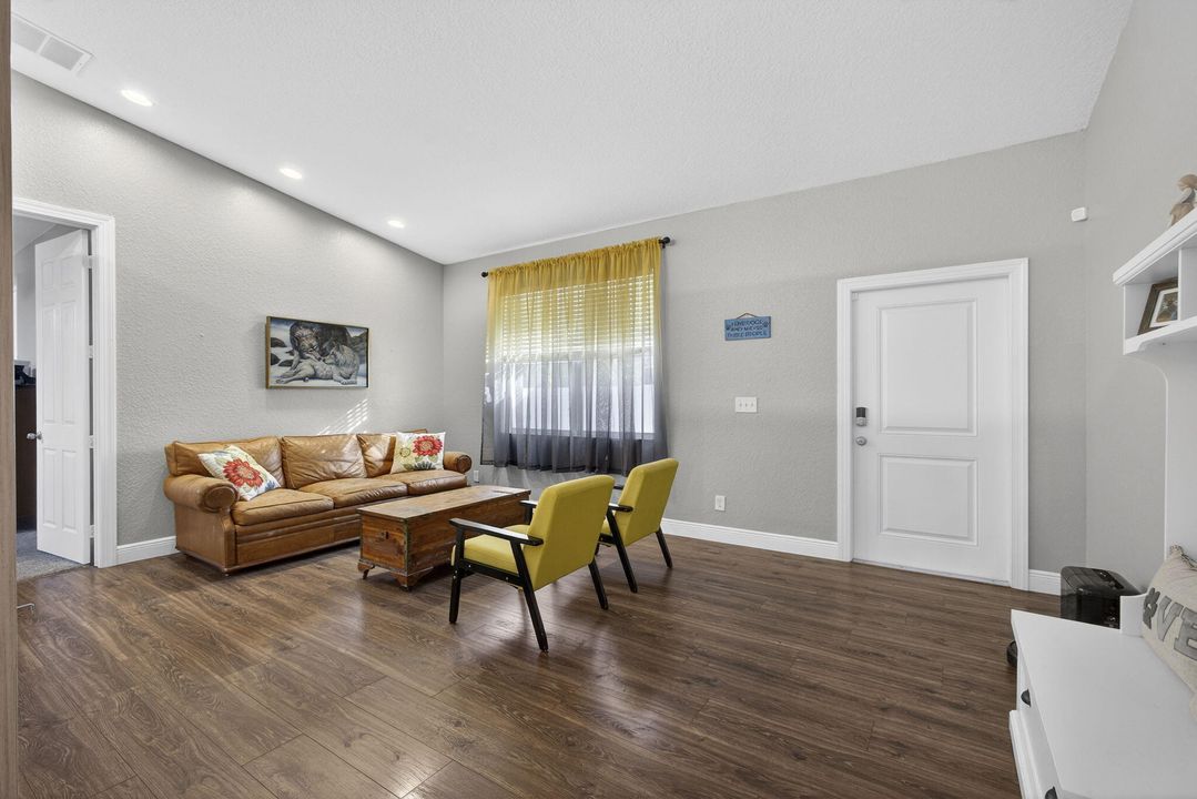 На продажу: $700,000 (3 спален, 2 ванн, 1726 Квадратных фут)