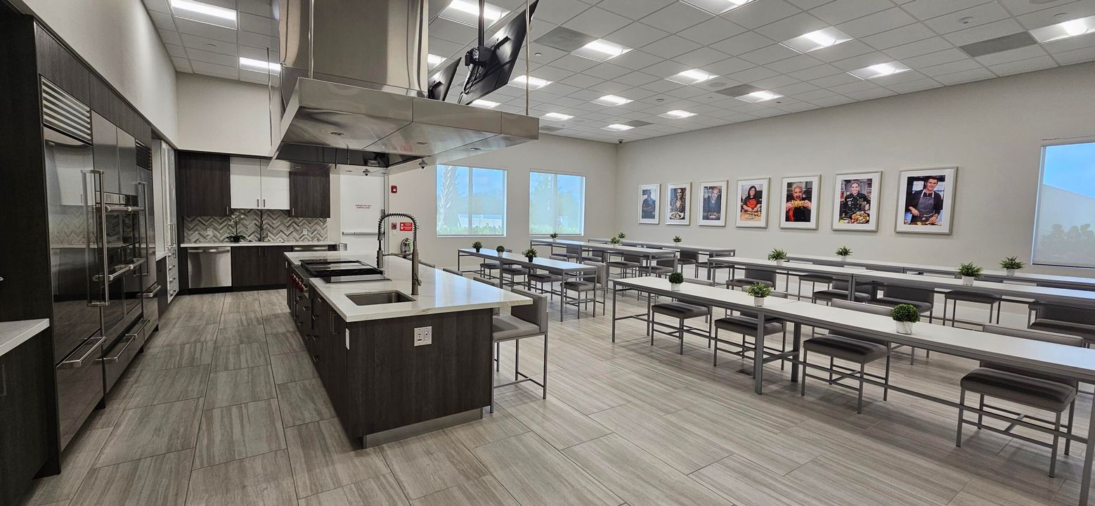 На продажу: $799,900 (3 спален, 2 ванн, 2254 Квадратных фут)