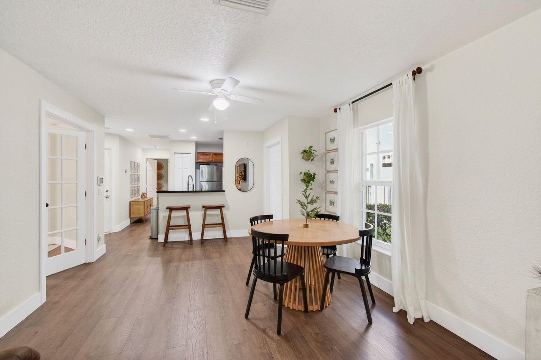 待售: $389,900 (3 贝兹, 2 浴室, 1095 平方英尺)