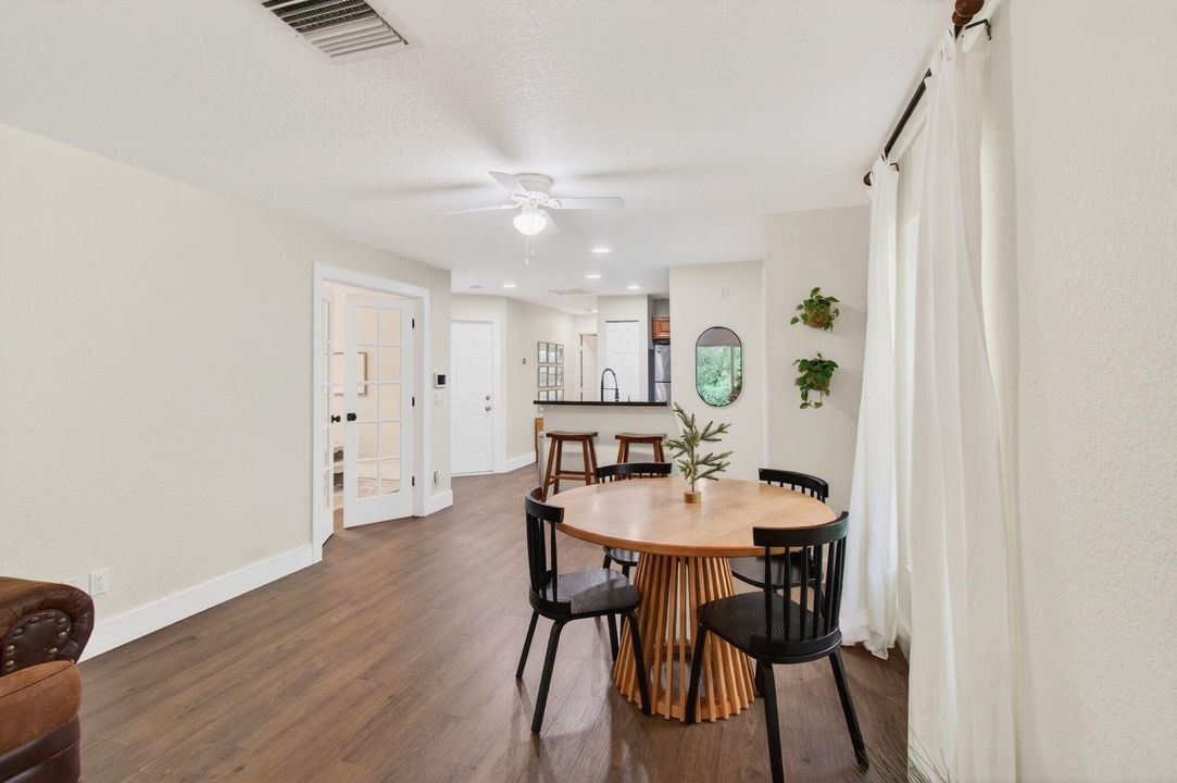 待售: $389,900 (3 贝兹, 2 浴室, 1095 平方英尺)