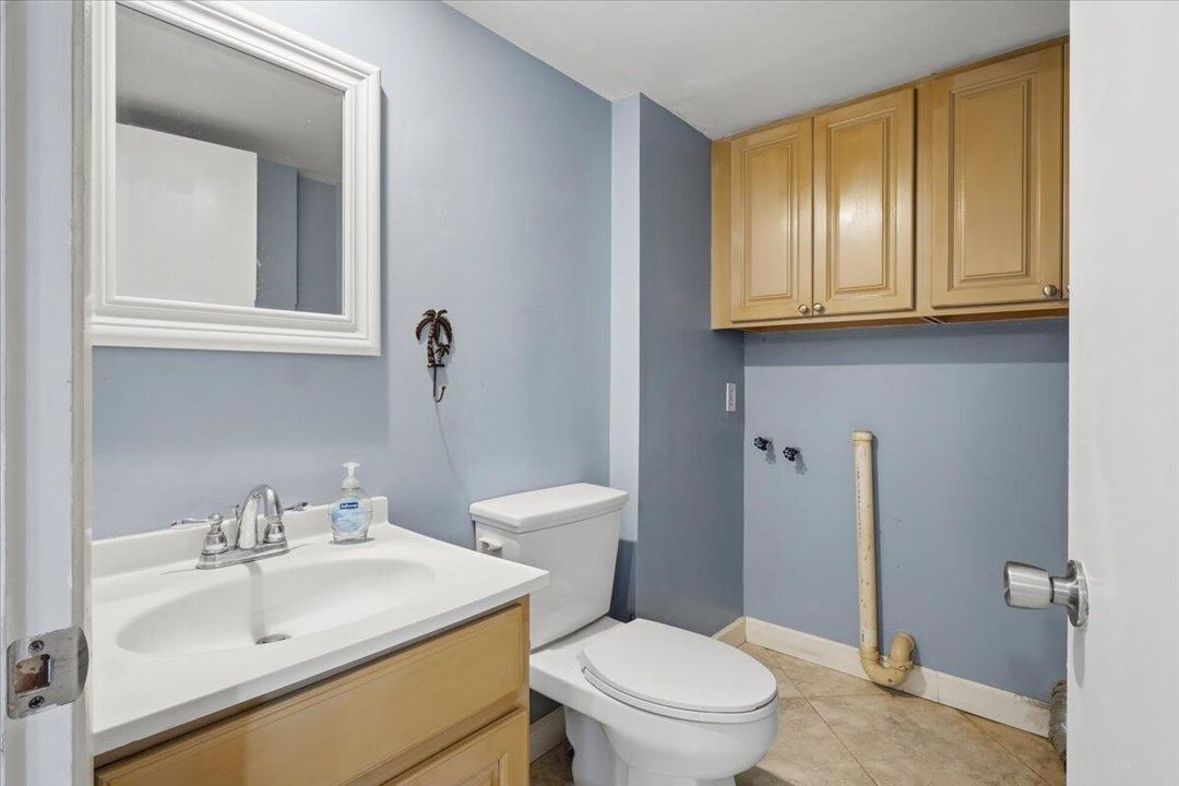 For Sale: $279,900 (2 beds, 2 baths, 1236 Square Feet)