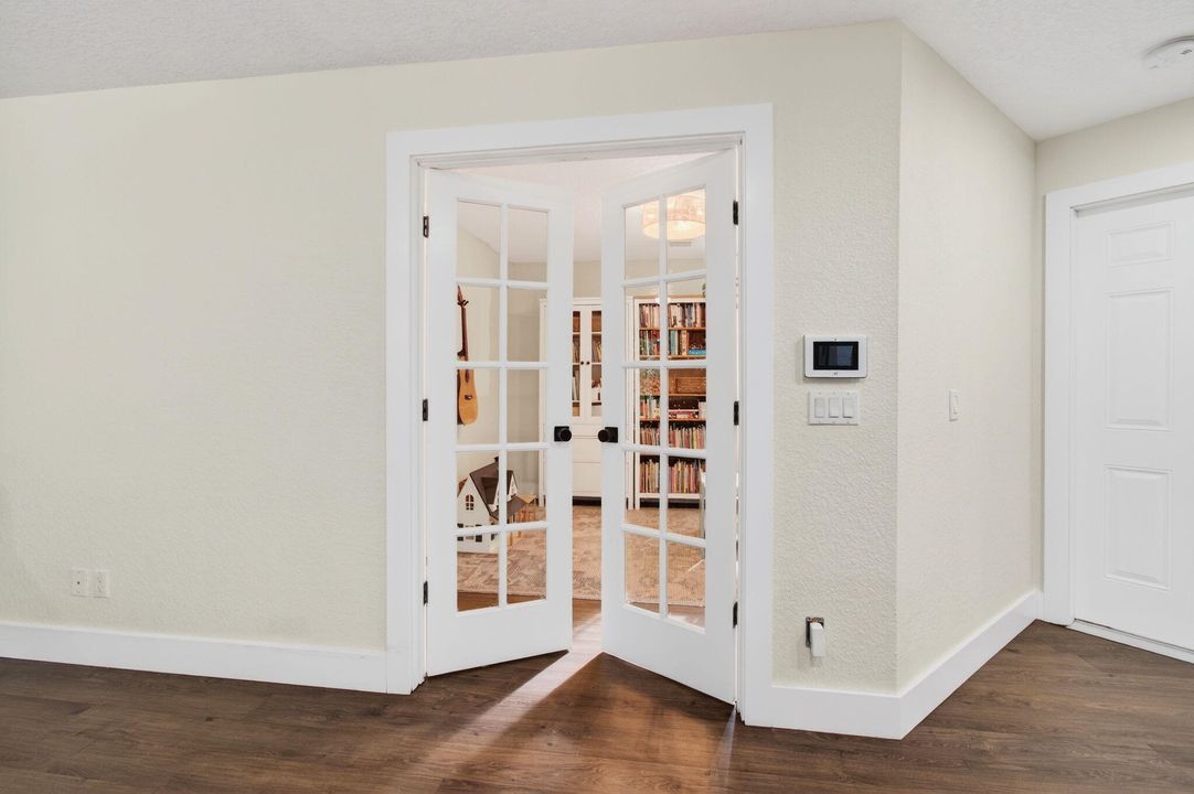 待售: $389,900 (3 贝兹, 2 浴室, 1095 平方英尺)