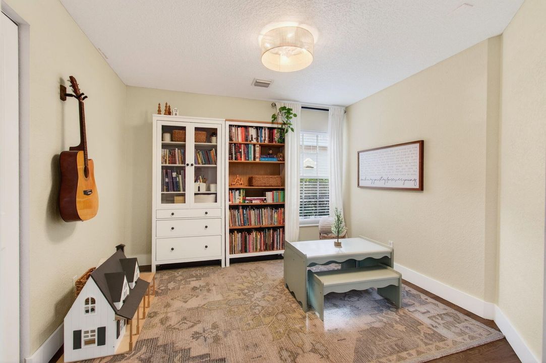 待售: $389,900 (3 贝兹, 2 浴室, 1095 平方英尺)