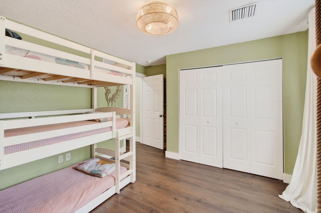 待售: $389,900 (3 贝兹, 2 浴室, 1095 平方英尺)