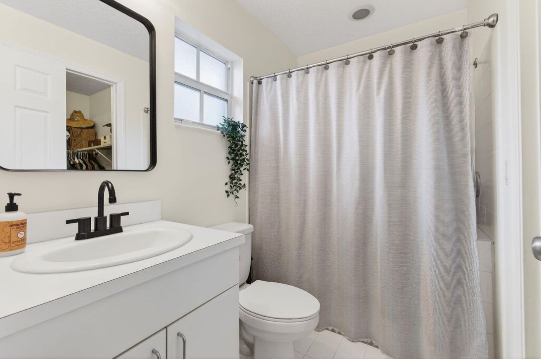 待售: $389,900 (3 贝兹, 2 浴室, 1095 平方英尺)