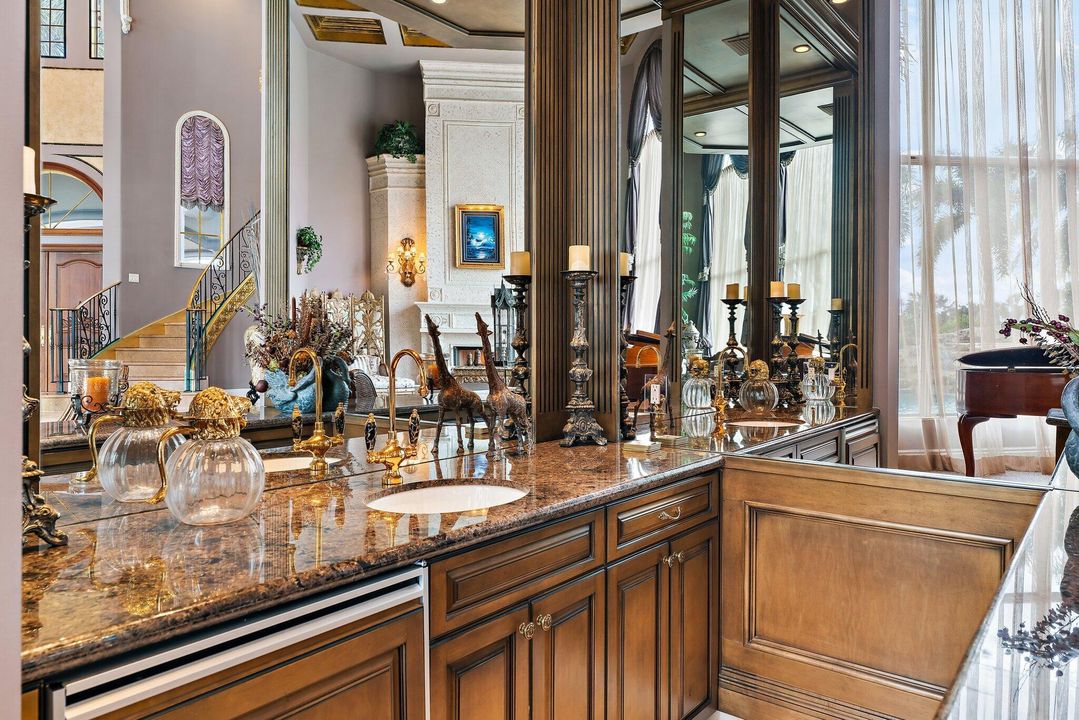 待售: $6,495,000 (5 贝兹, 5 浴室, 8758 平方英尺)