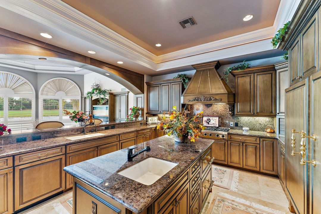 待售: $6,495,000 (5 贝兹, 5 浴室, 8758 平方英尺)