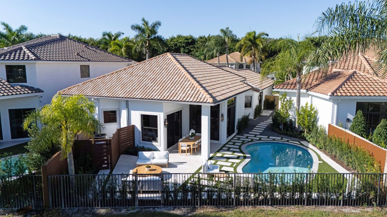 En Venta: $2,850,000 (3 camas, 3 baños, 2411 Pies cuadrados)