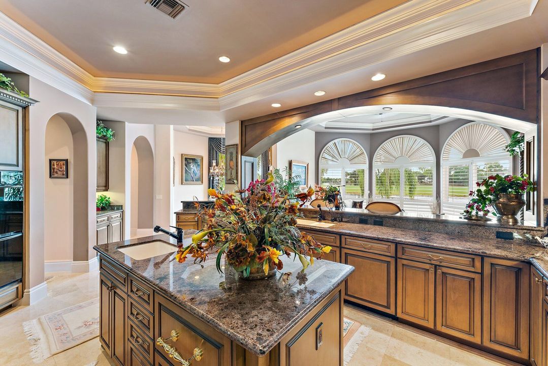 待售: $6,495,000 (5 贝兹, 5 浴室, 8758 平方英尺)