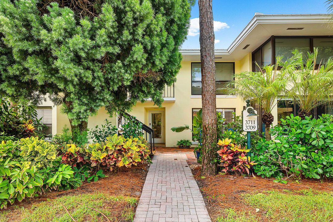 For Sale: $649,000 (3 beds, 2 baths, 1840 Square Feet)