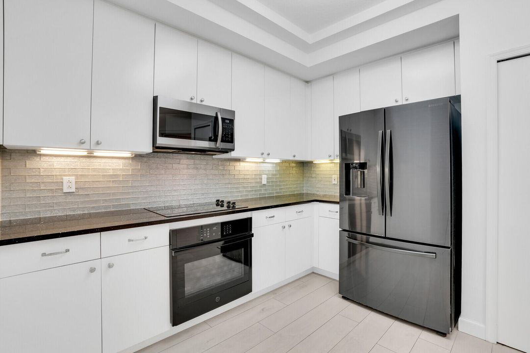 En Venta: $1,500,000 (2 camas, 2 baños, 2410 Pies cuadrados)