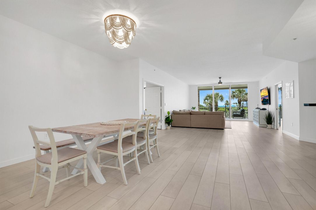 En Venta: $1,500,000 (2 camas, 2 baños, 2410 Pies cuadrados)