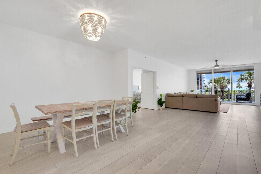 En Venta: $1,500,000 (2 camas, 2 baños, 2410 Pies cuadrados)