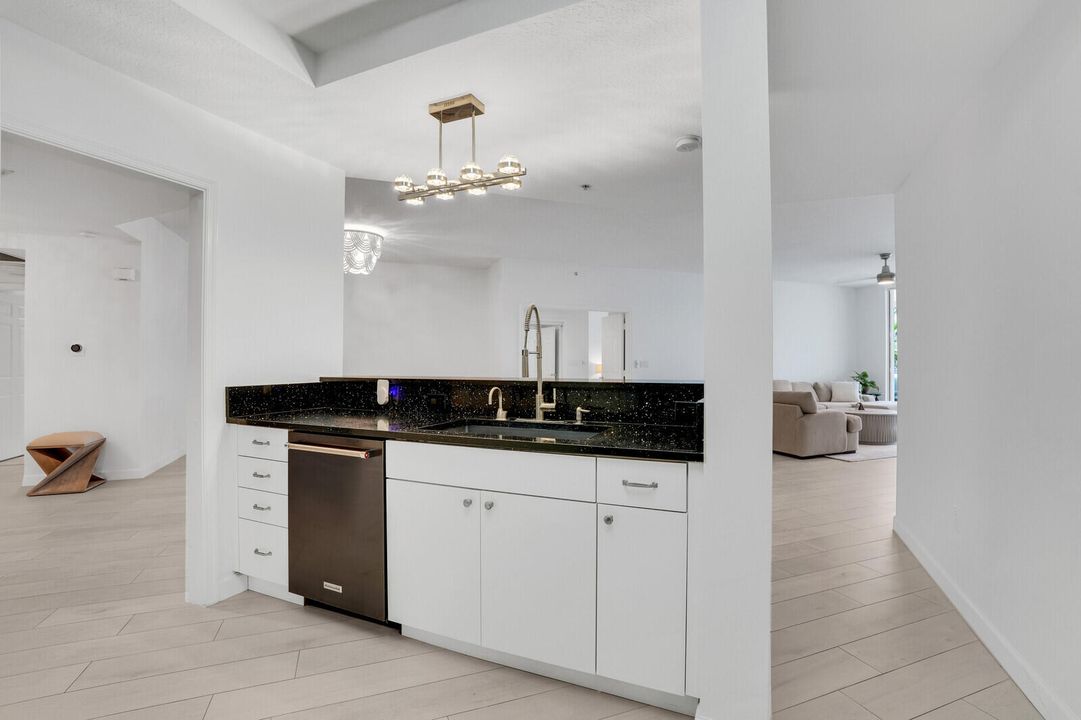 En Venta: $1,500,000 (2 camas, 2 baños, 2410 Pies cuadrados)