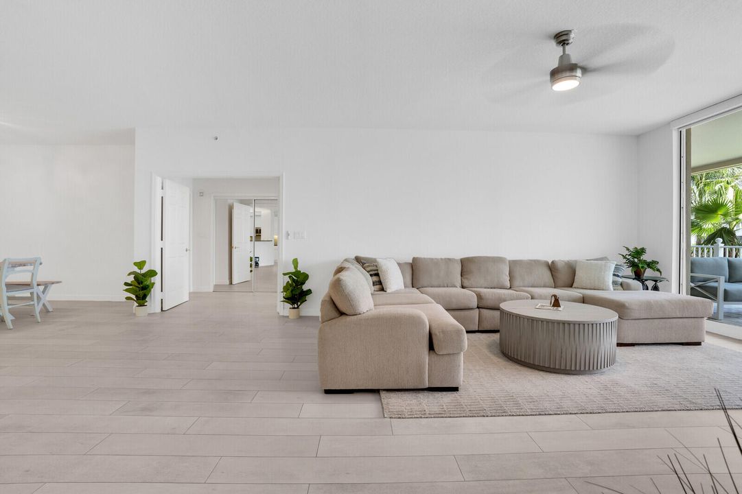 En Venta: $1,500,000 (2 camas, 2 baños, 2410 Pies cuadrados)