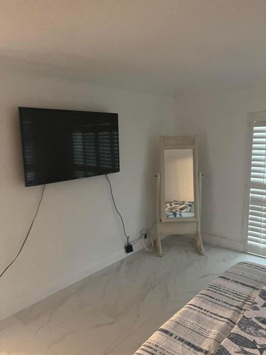 На продажу: $329,000 (2 спален, 2 ванн, 1335 Квадратных фут)