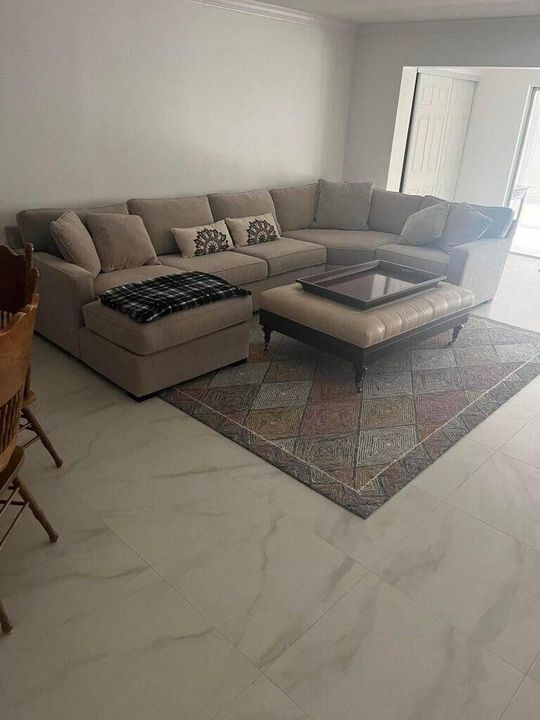 На продажу: $329,000 (2 спален, 2 ванн, 1335 Квадратных фут)