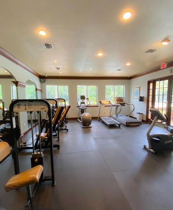 For Rent: $2,300 (2 beds, 2 baths, 1163 Square Feet)