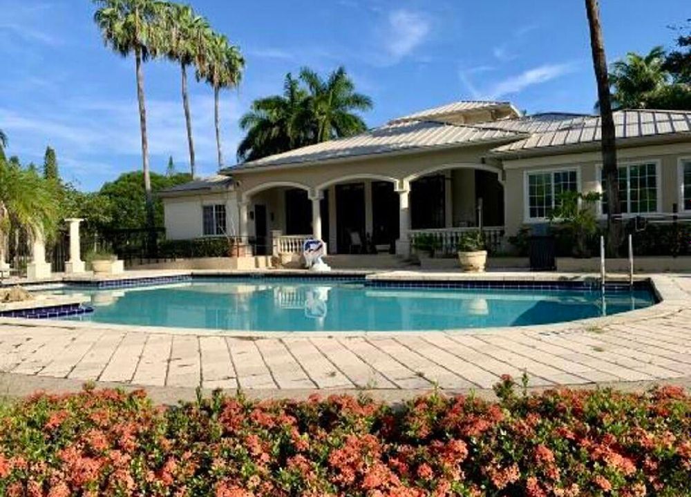 For Rent: $2,300 (2 beds, 2 baths, 1163 Square Feet)