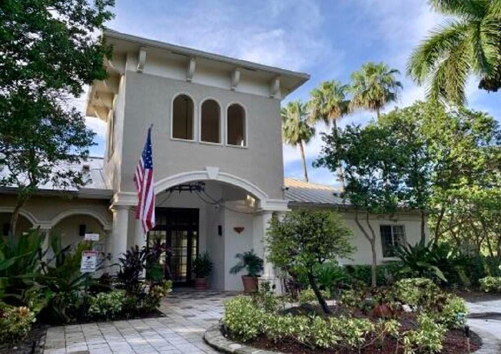 For Rent: $2,300 (2 beds, 2 baths, 1163 Square Feet)