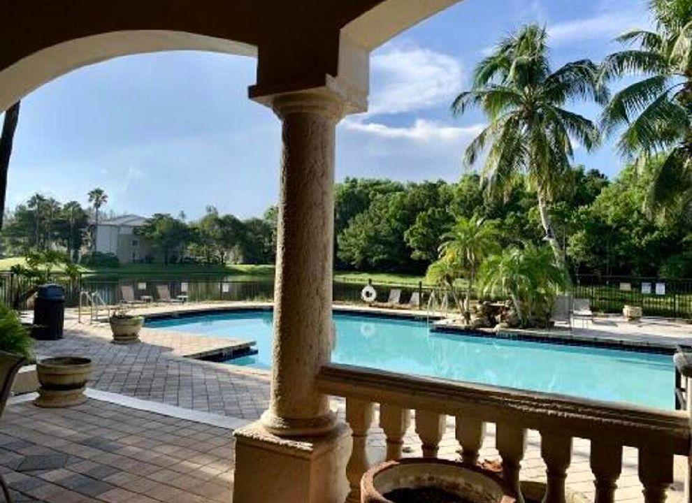 For Rent: $2,300 (2 beds, 2 baths, 1163 Square Feet)