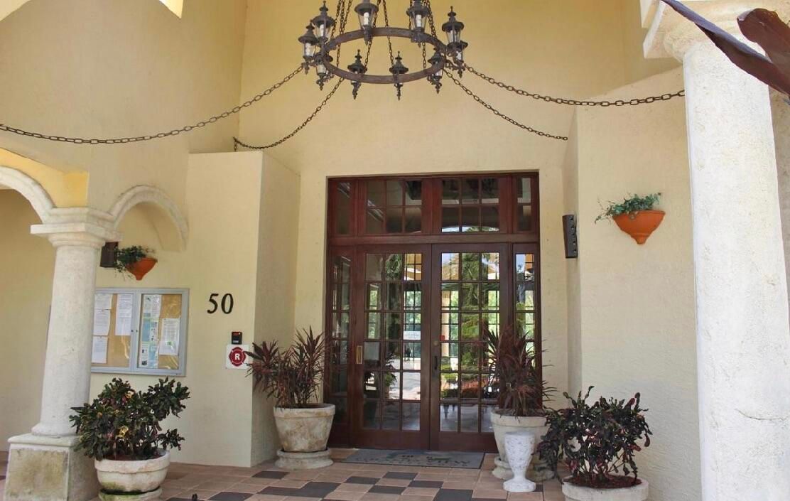 For Rent: $2,300 (2 beds, 2 baths, 1163 Square Feet)