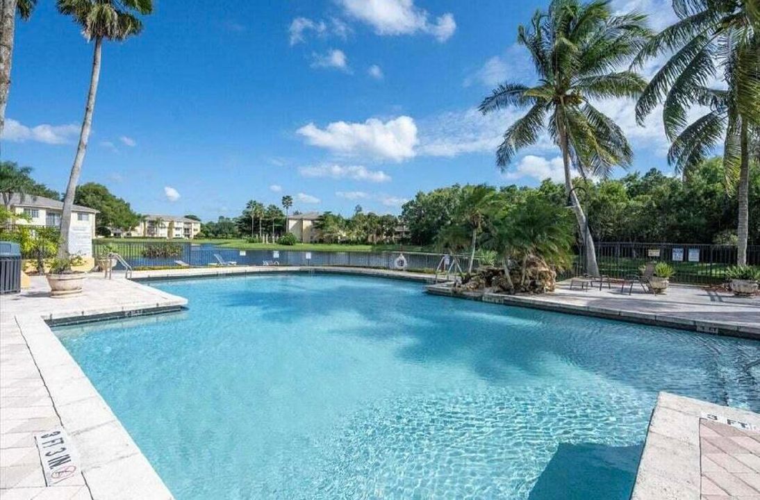 For Rent: $2,300 (2 beds, 2 baths, 1163 Square Feet)