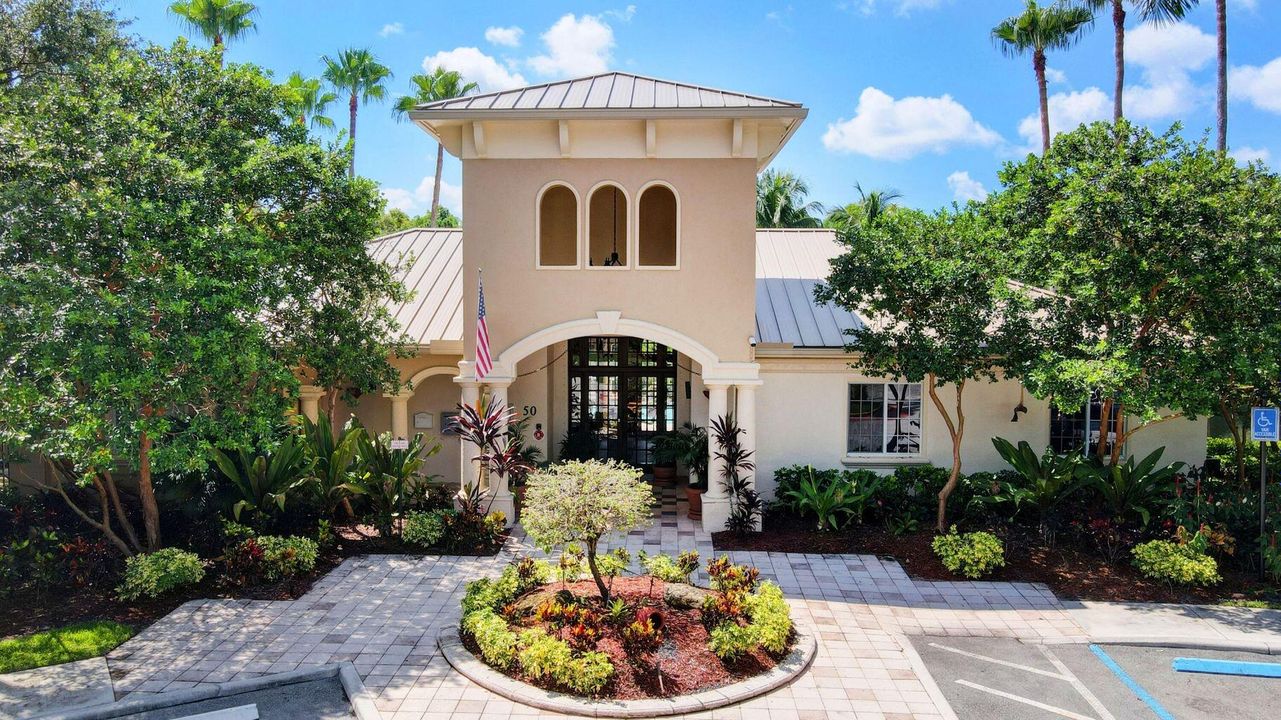 For Rent: $2,300 (2 beds, 2 baths, 1163 Square Feet)