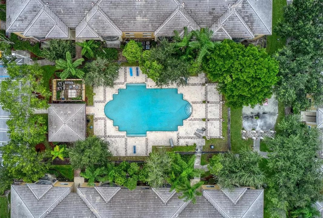 For Rent: $2,300 (2 beds, 2 baths, 1163 Square Feet)