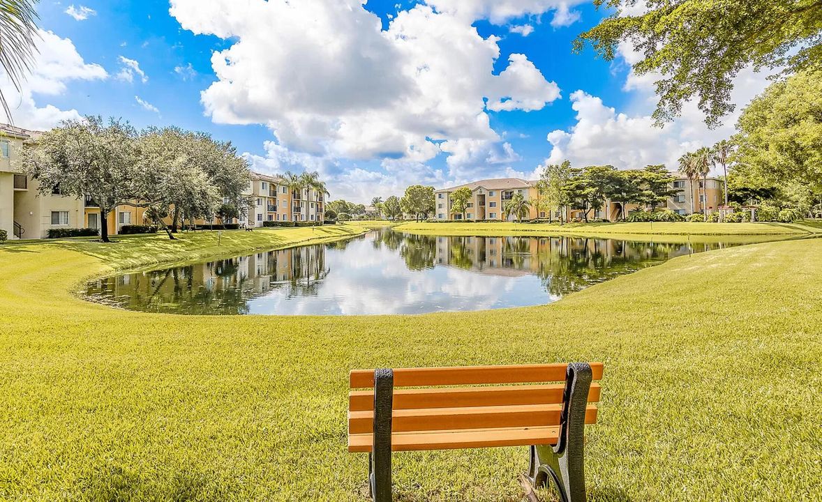 For Rent: $2,300 (2 beds, 2 baths, 1163 Square Feet)