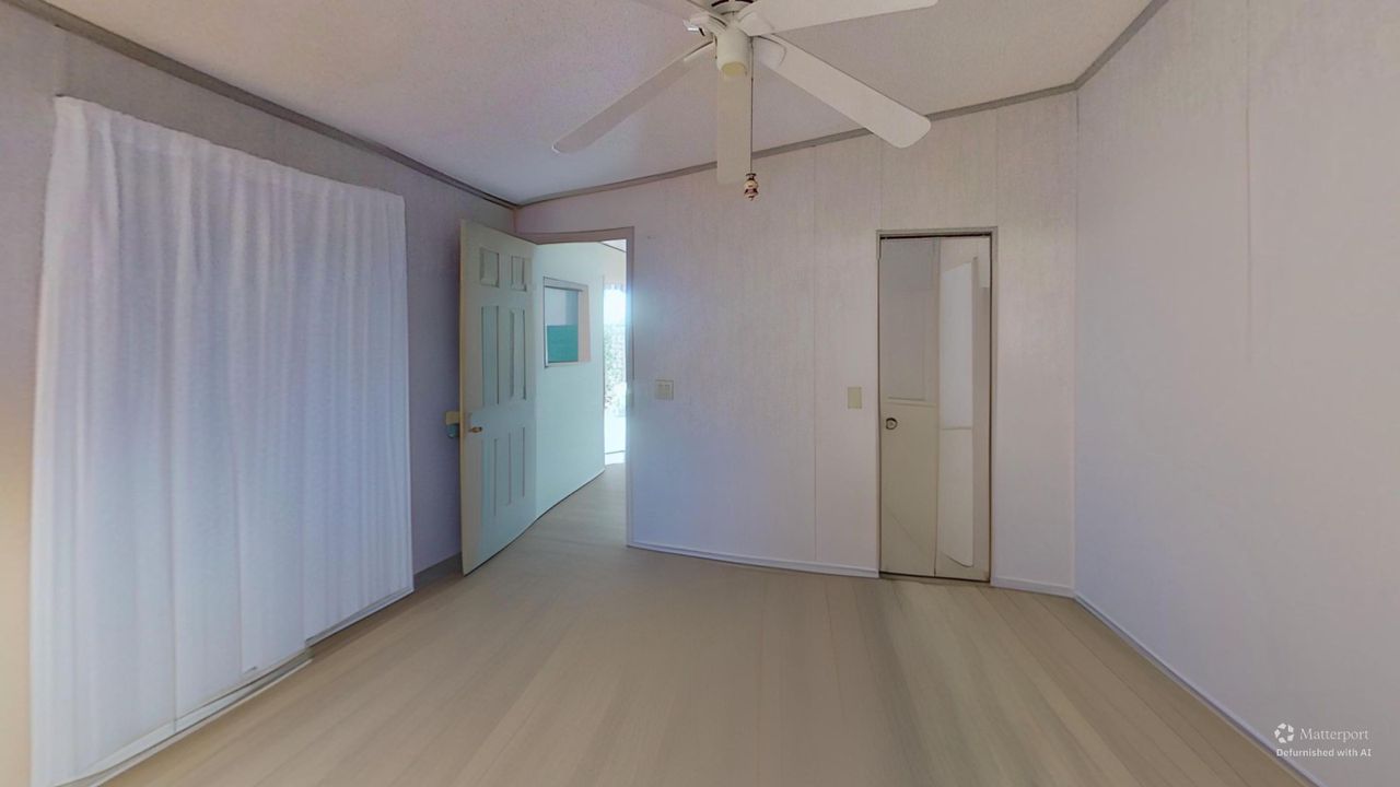 For Sale: $489,000 (2 beds, 1 baths, 912 Square Feet)