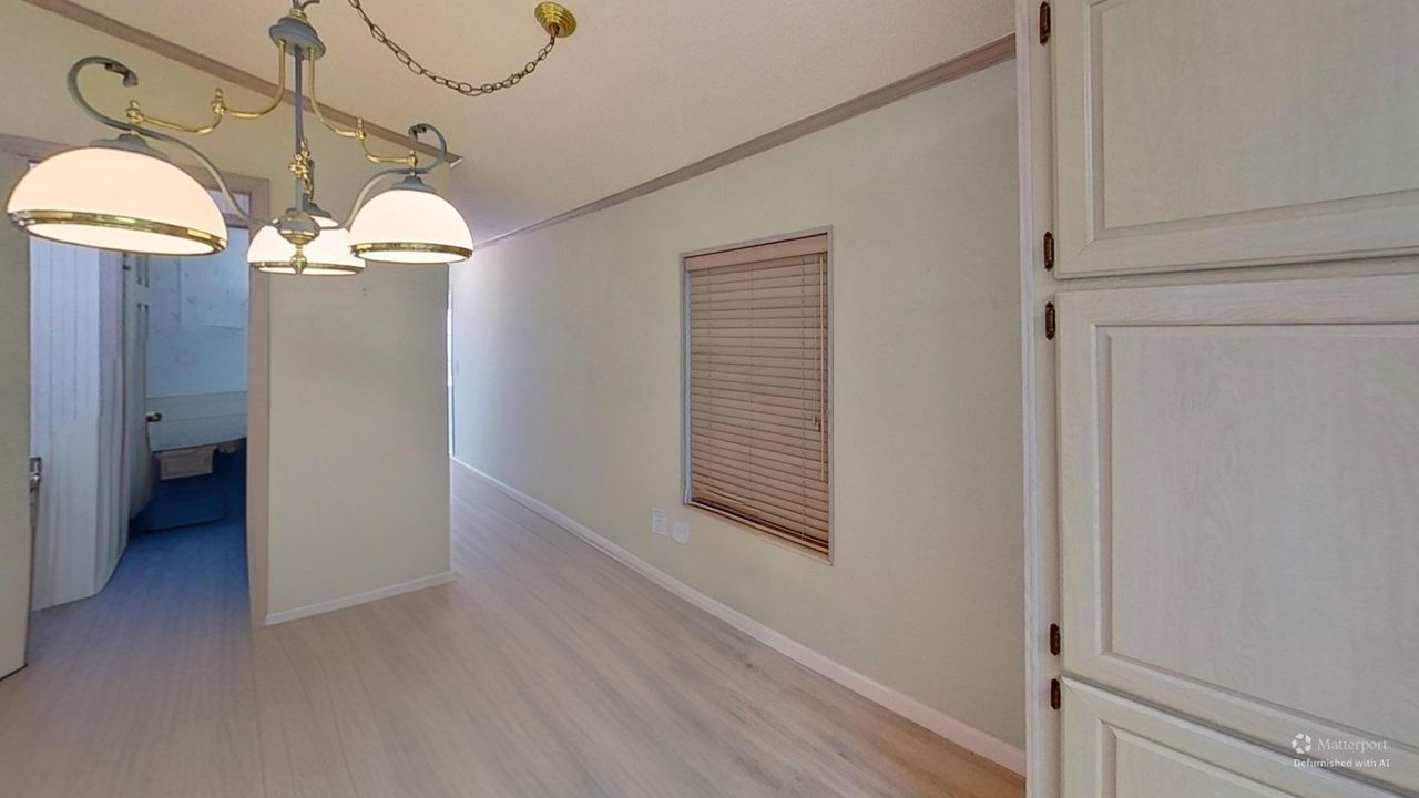 For Sale: $489,000 (2 beds, 1 baths, 912 Square Feet)