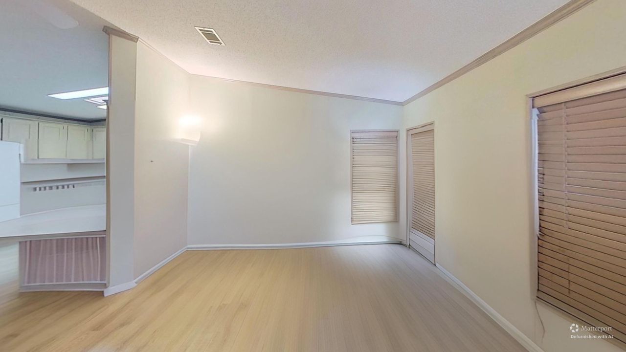 For Sale: $489,000 (2 beds, 1 baths, 912 Square Feet)