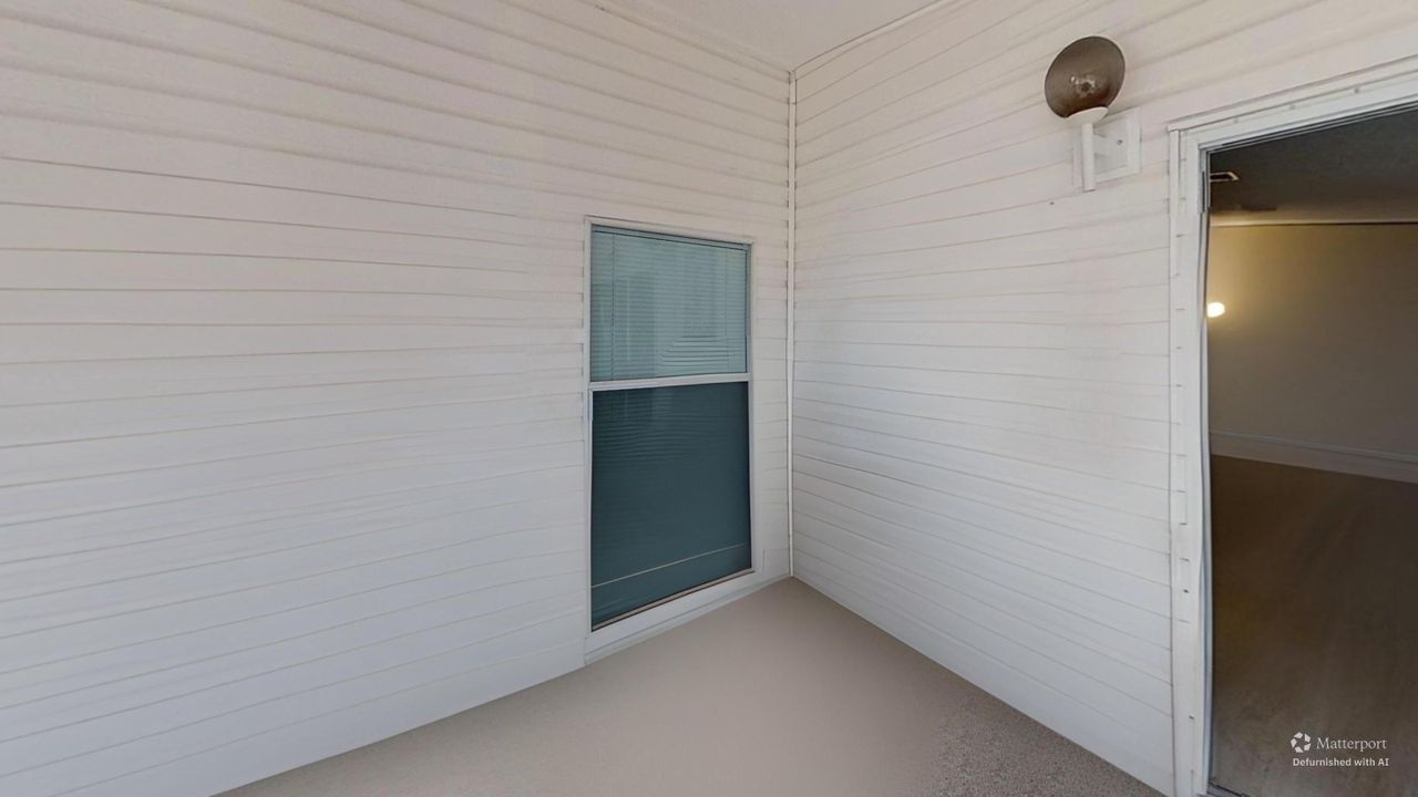 For Sale: $489,000 (2 beds, 1 baths, 912 Square Feet)