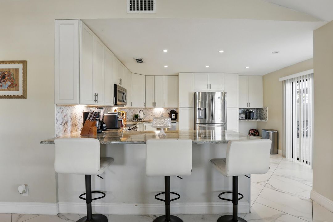 En Venta: $360,000 (3 camas, 2 baños, 1683 Pies cuadrados)