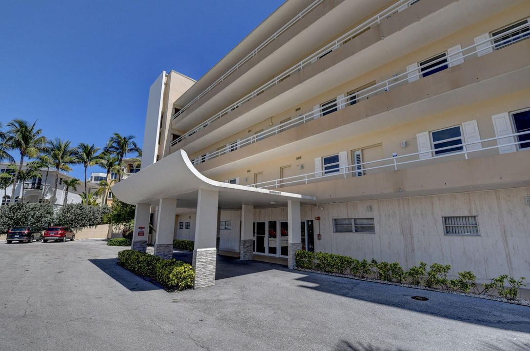 For Sale: $500,000 (1 beds, 1 baths, 1013 Square Feet)