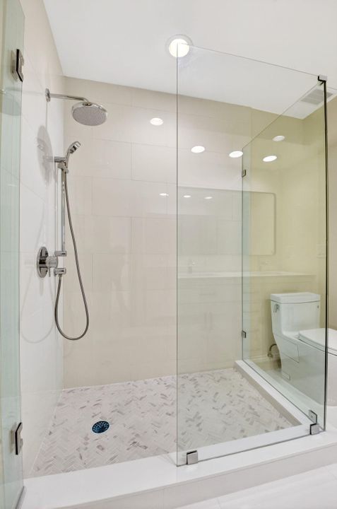 For Sale: $500,000 (1 beds, 1 baths, 1013 Square Feet)