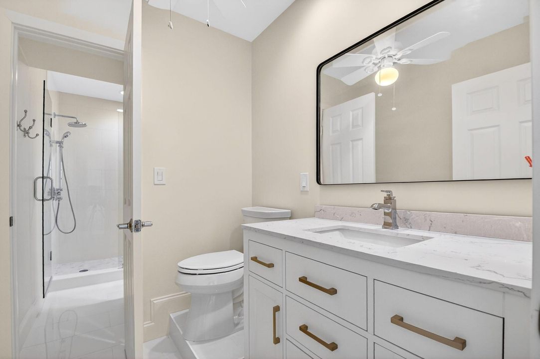 For Sale: $500,000 (1 beds, 1 baths, 1013 Square Feet)