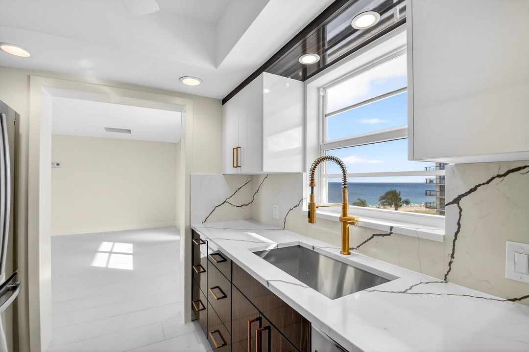 For Sale: $500,000 (1 beds, 1 baths, 1013 Square Feet)