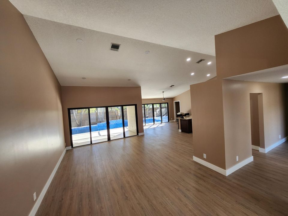 На продажу: $749,900 (3 спален, 2 ванн, 2003 Квадратных фут)