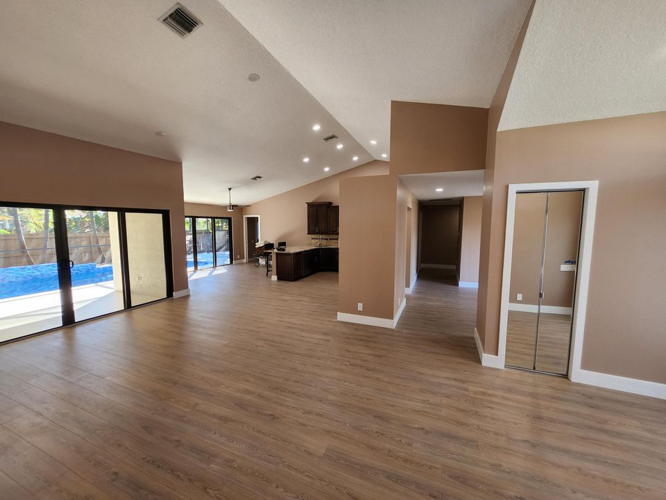 На продажу: $749,900 (3 спален, 2 ванн, 2003 Квадратных фут)