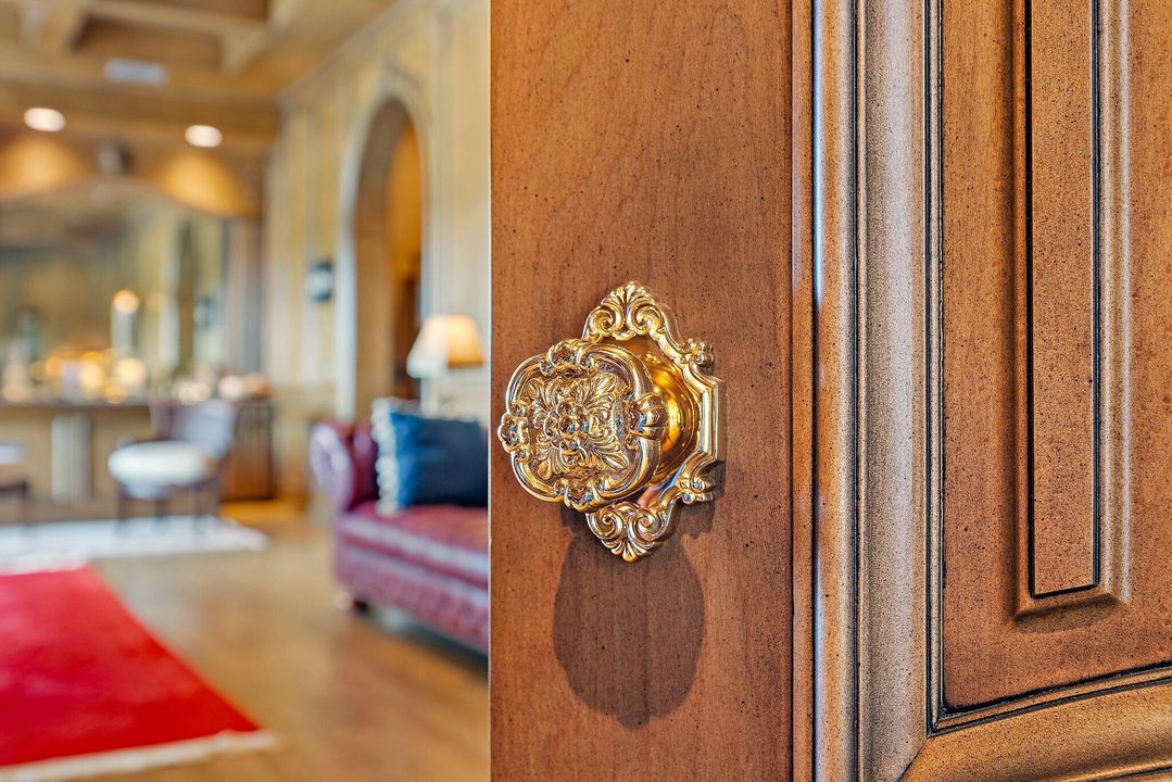 待售: $6,495,000 (5 贝兹, 5 浴室, 8758 平方英尺)