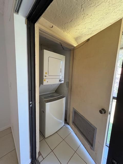 出租: $2,250 (2 贝兹, 2 浴室, 950 平方英尺)