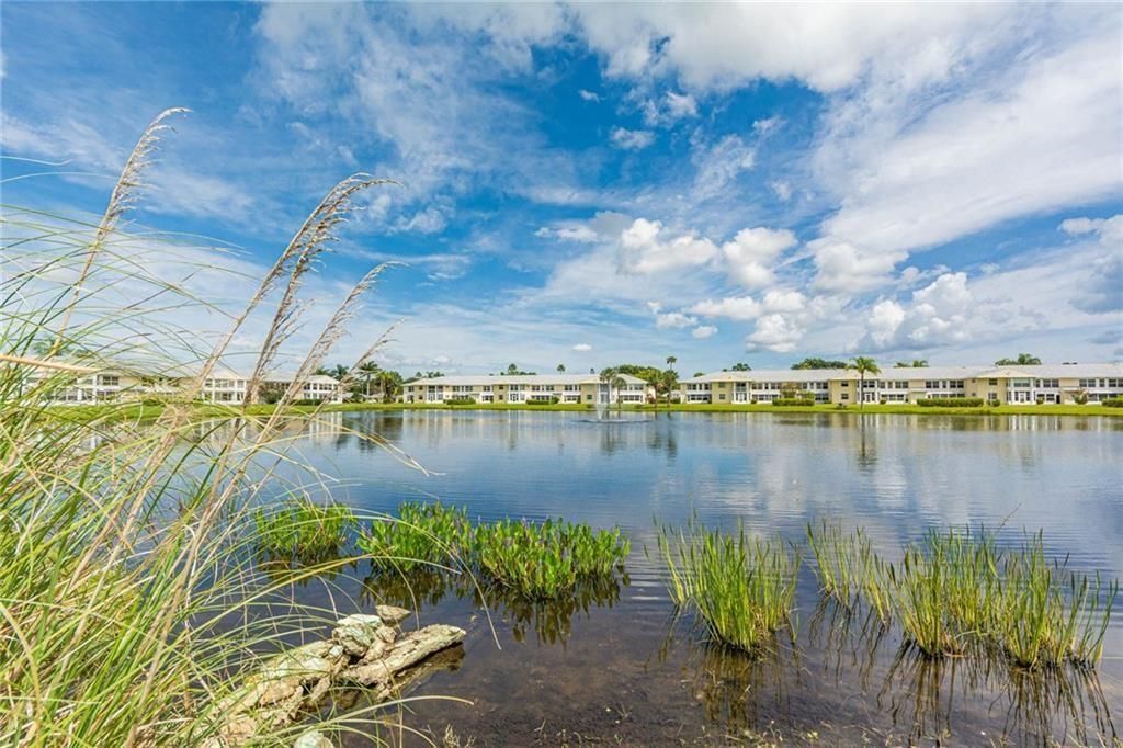 待售: $205,000 (2 贝兹, 2 浴室, 913 平方英尺)